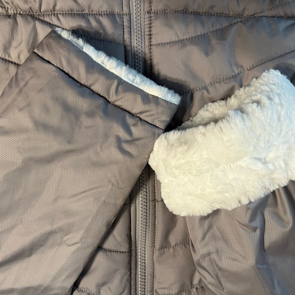 The North Face Women’s reversible jacket - Picture 4 of 7